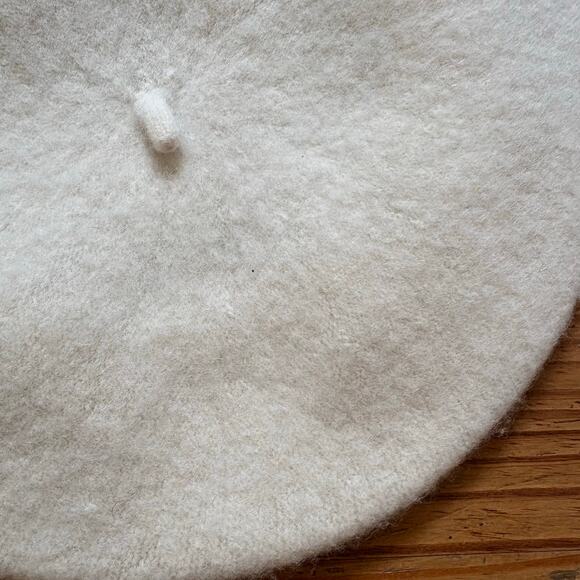 Ivory White French wool beret womens hat SIZE OS - Picture 2 of 4